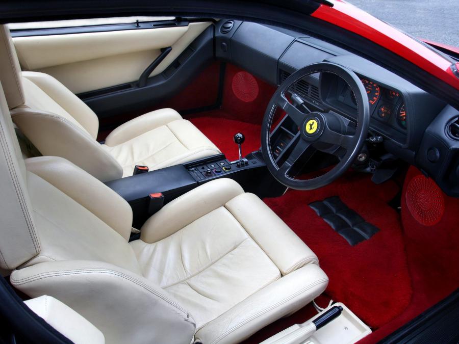  Ferrari Testarossa 1984 года  (UK) (фото 2 из 6)